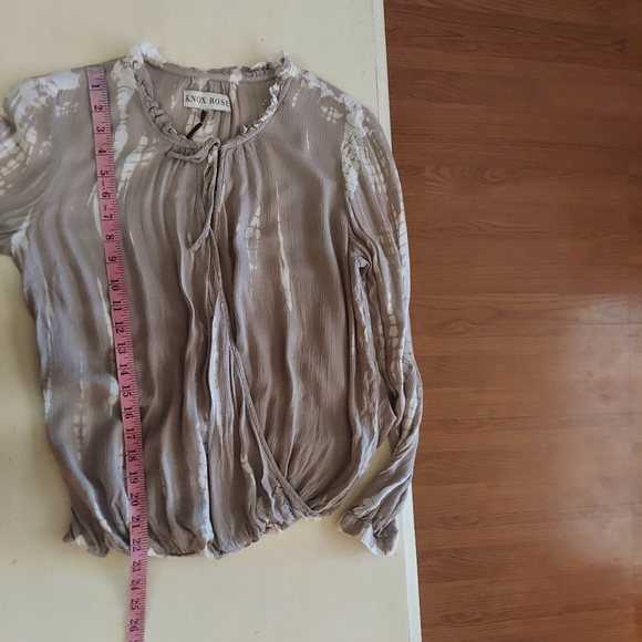 Knox Rose taupe tie dye women's wrap front casual rayon blouse size XS - Picture 8 of 9